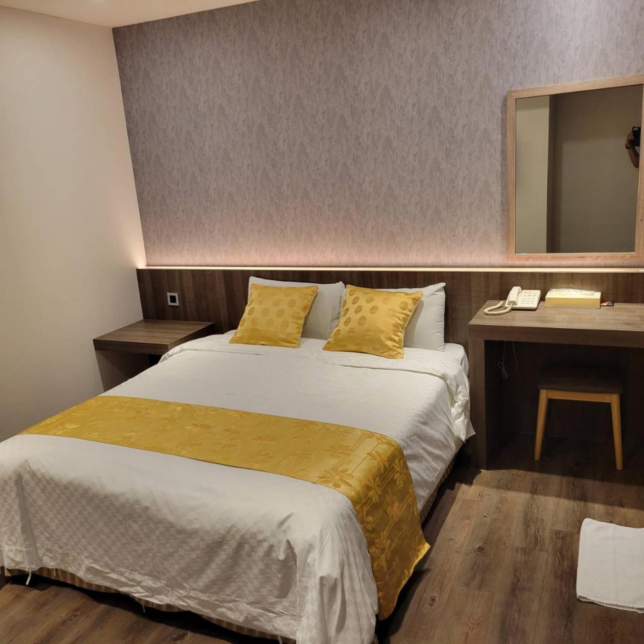 Attic Hotel ไทเป ภายนอก รูปภาพ